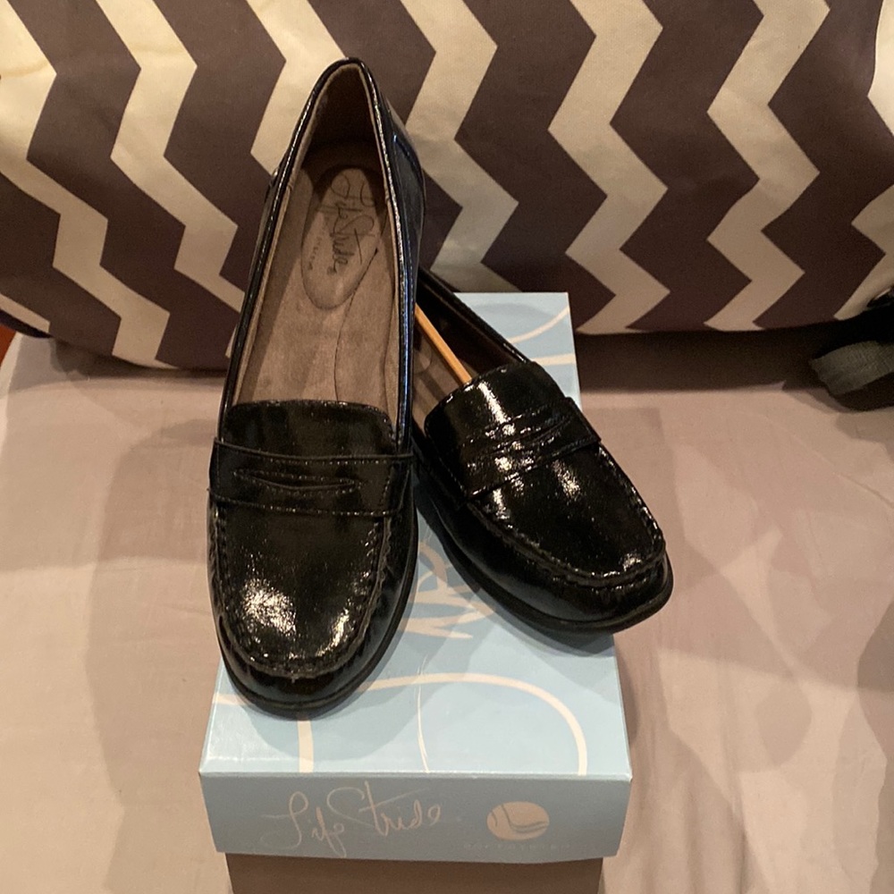NWT LIFE STRIDE "Penny, Black Starry" style Loafers Size 6.5